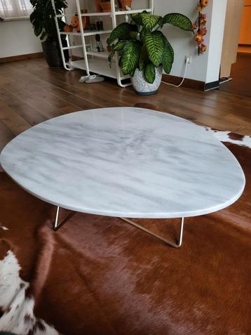 Marmeren salontafel, vorm ovaal, 100cmx78cm beschikbaar voor biedingen