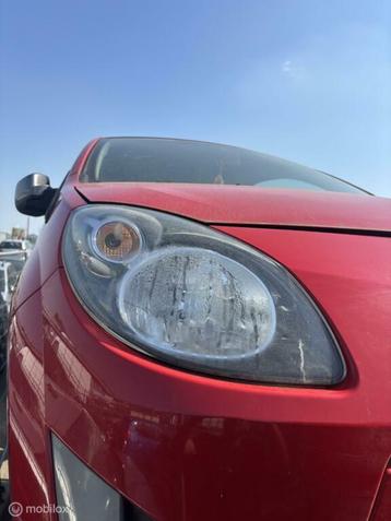 Koplamp rechts Renault Twingo II ('07-'14) beschikbaar voor biedingen