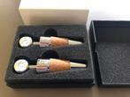 2 Luxe wijnstoppen in geschenkverpakking - !! NIEUW !!, Ophalen of Verzenden, Nieuw