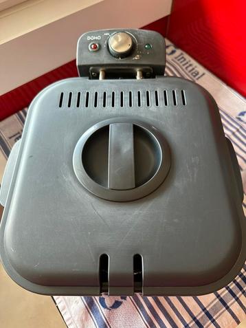 Domo friteuse 4l, Electroménager, Friteuses, 4 litres ou plus, Enlèvement ou Envoi, Utilisé, Pan intérieur amovible