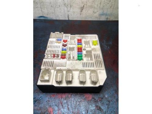 Zekeringkast van een Renault Laguna, Auto-onderdelen, Elektronica en Kabels, Renault, Gebruikt, 3 maanden garantie, Ophalen of Verzenden