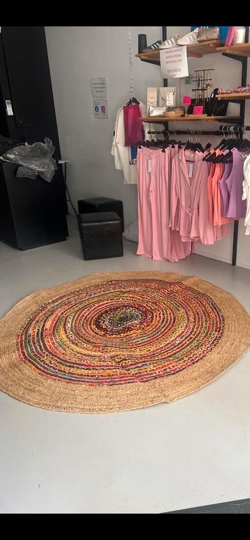 Tapis 180x180 beschikbaar voor biedingen
