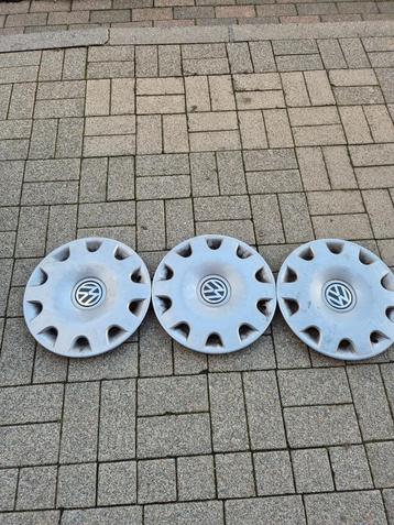 VW 15 INCH WIELDOPPEN beschikbaar voor biedingen