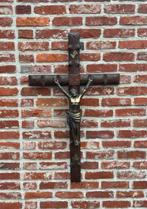 Antieken houten kruis met bronzen Christus, Enlèvement