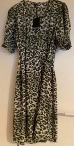 Overslagjurk met dierenprint en pofmouw, Kleding | Dames, Maat 42/44 (L), Nieuw, Ophalen of Verzenden, Pieces