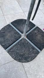 4 parasoltegels + parasol, Tuin en Terras, Ophalen, Gebruikt