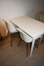 Ikea witte scandinavische eetkamerstoelen met hout accent, Huis en Inrichting, Stoelen, Gebruikt, Twee, Wit, Scandinavisch