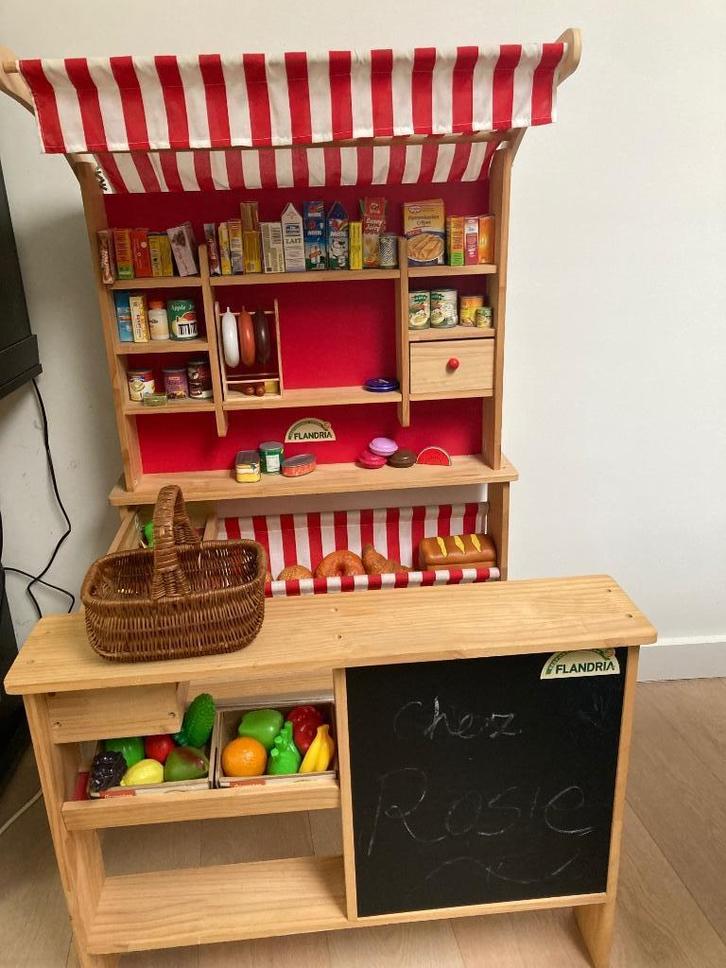 Speelgoedwinkeltje met winkelwaar en boodschappenmandje, Kinderen en Baby's, Speelgoed | Speelkeukens, Zo goed als nieuw, Speelkeuken