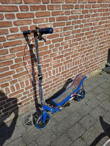 Space scooter blauw beschikbaar voor biedingen
