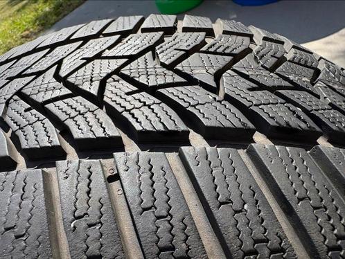 2 winterbanden dunlop 245/45 R17 99V – goede staat, Auto-onderdelen, Banden en Velgen, Band(en), Winterbanden, Ophalen