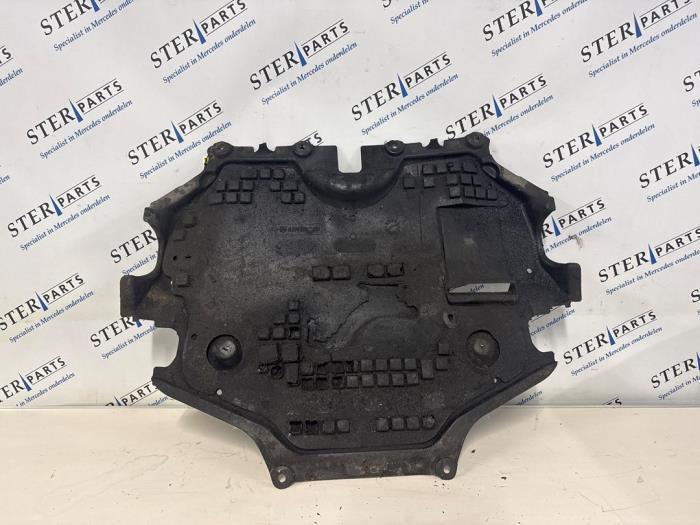 Motor Beschermplaat van een Mercedes C-Klasse, Auto-onderdelen, Carrosserie, Mercedes-Benz, Gebruikt, 3 maanden garantie, Ophalen of Verzenden