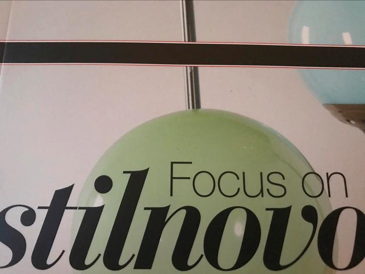 Stilnovo lumières 90pag, Boeken, Kunst en Cultuur | Fotografie en Design, Zo goed als nieuw, Overige onderwerpen, Ophalen of Verzenden