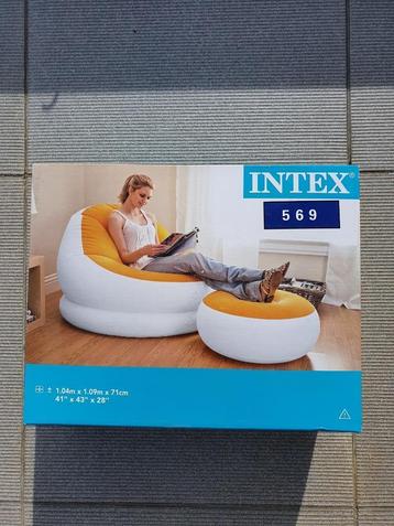 Intex opblaasbare sofa en poef NIEUW beschikbaar voor biedingen