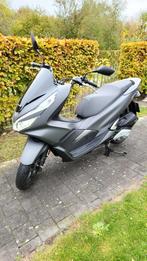 PRACHTIGE ONGEVALVRIJ HONDA PCX 125 CC TE KOOP., Scooter, ABS, Particulier