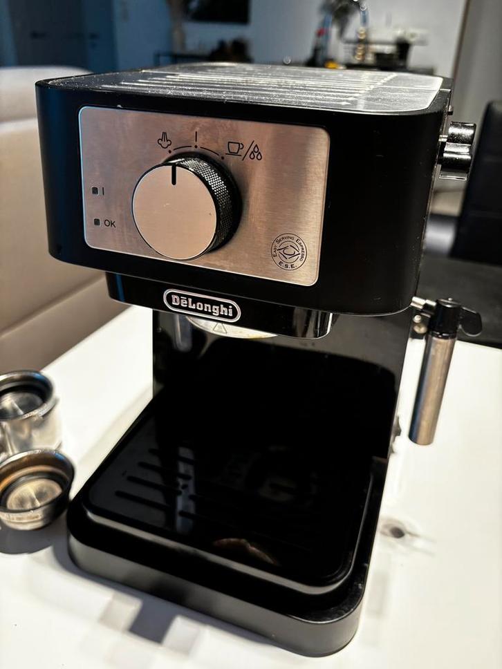 Delonghi Espresso Machine, Elektronische apparatuur, Koffiezetapparaten, Gebruikt, Gemalen koffie, Koffiebonen, Koffiepads en cups