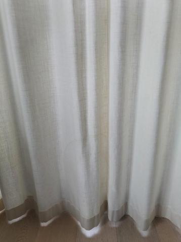 Gordijn beschikbaar voor biedingen