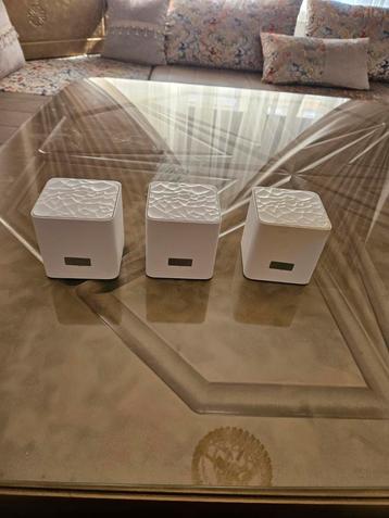 WIFI CUBES PRO 3 PACK WIFI VERSTERKERS WIFI BOOSTER TE KOOP disponible aux enchères