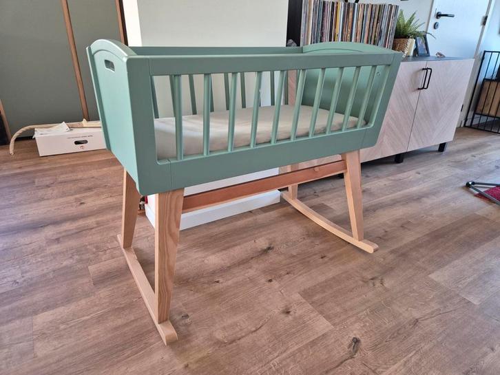 Moderne houten schommelwieg (incl. matras), Kinderen en Baby's, Babywiegjes en Ledikanten, Nieuw, Wieg, Ophalen