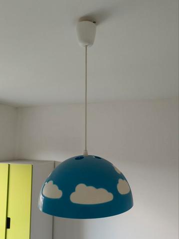 Blauwe Wolkenlamp: Dromerige Sfeer in de Babykamer! beschikbaar voor biedingen