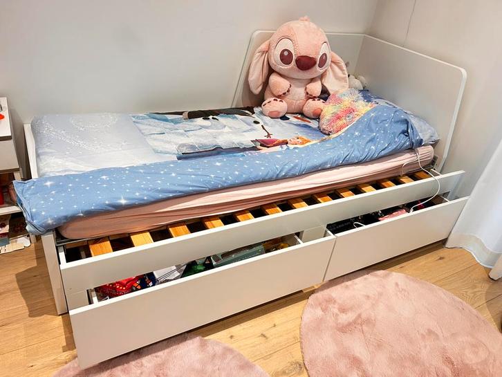 Kinderbed Ikea - Met dubbel onderbed en grote laden, Kinderen en Baby's, Kinderkamer | Bedden, Zo goed als nieuw, Ophalen