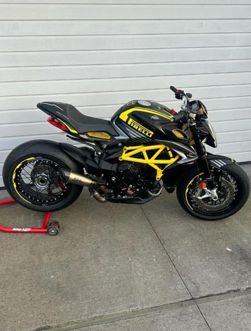 MV AGUSTA DRAGSTER 800RR édition limitée PIRELLI, Motoren, Motoren | MV Agusta, Particulier, Naked bike, meer dan 35 kW, 3 cilinders