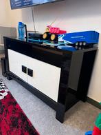 Tv kast in goed staat gratis aftehalen lier, Ophalen