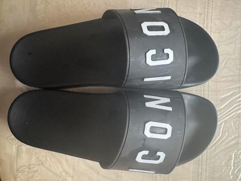 Claquettes Dsquared2 Icon authentique, Kleding | Heren, Schoenen, Zo goed als nieuw, Sandalen, Zwart, Ophalen of Verzenden