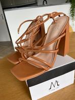 Camel hakken van Cink-Me, maat 38, Kleding | Dames, Pumps, Bruin, Nieuw, Ophalen of Verzenden
