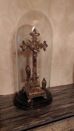 Christusbeeld onder glazen stolp, Huis en Inrichting, Woonaccessoires | Stolpen, Ophalen, Gebruikt