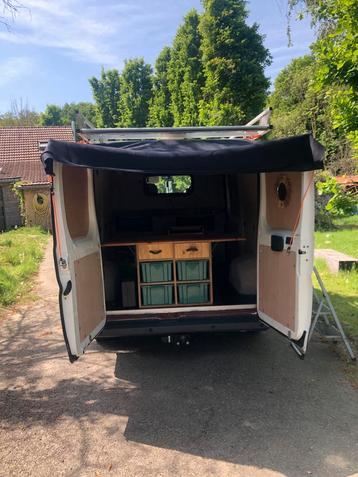 Neopreen afdak camionette  beschikbaar voor biedingen