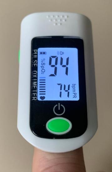 Pulse oximeter - zuurstofmeter - saturatiemeter - hartslag beschikbaar voor biedingen