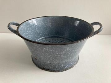 Passoire antique en émail gris nuageux avec bordure noire, Enlèvement ou Envoi