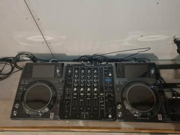 Pioneer XDJ-1000 MK2 + DJM-750 MK2 + M-AUDIO + HDJ-X7-K  beschikbaar voor biedingen