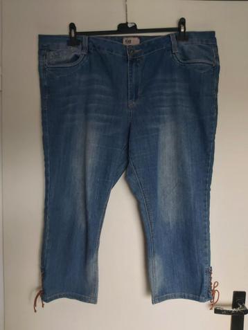 Fitt driekwart jeans 4XL/48 beschikbaar voor biedingen