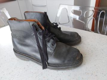 Paire de bottines force armée 43 beschikbaar voor biedingen