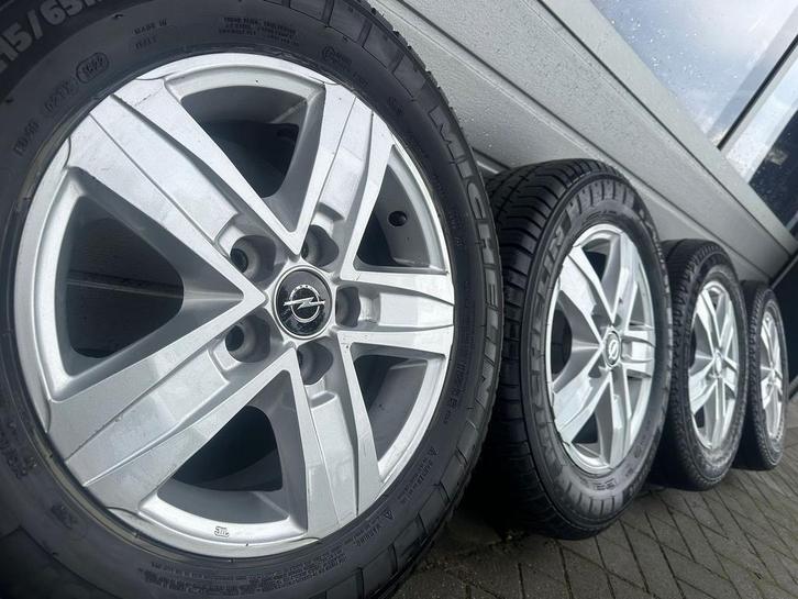 16 inch 5x118 Opel Vivaro Renault Trafic velgen zomerbanden, Auto-onderdelen, Banden en Velgen, Banden en Velgen, Zomerbanden