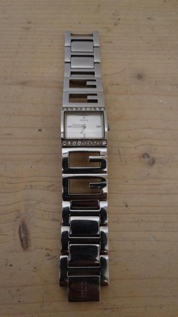 Guess meisjeshorloge W90064L1.zilverkleur beschikbaar voor biedingen