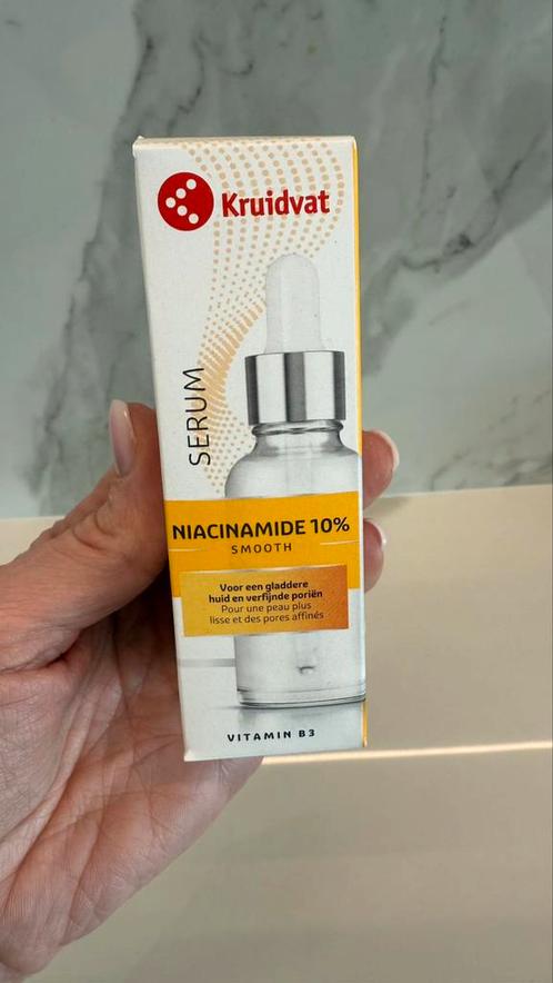 Kruidvat Smooth Niacinamide 10% Serum, Handtassen en Accessoires, Uiterlijk | Gezichtsverzorging, Nieuw, Verzorging, Gehele gezicht