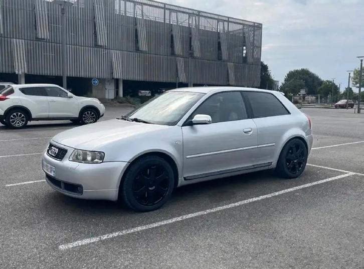 Audi s3 225 ch, Autos, Audi, Particulier, A3, 4x4, Sièges sport, Automatique, Noir, Noir, Alcantara, Enlèvement