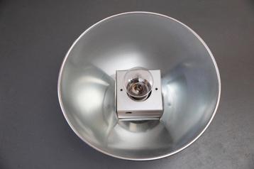 Grote industriele hanglamp beschikbaar voor biedingen