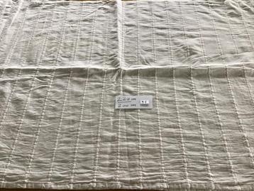 mooi tafelkleed 220 cm op 200 cm voor 5 euro beschikbaar voor biedingen
