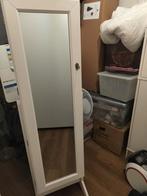 Juwelen kast met spiegel, Ophalen