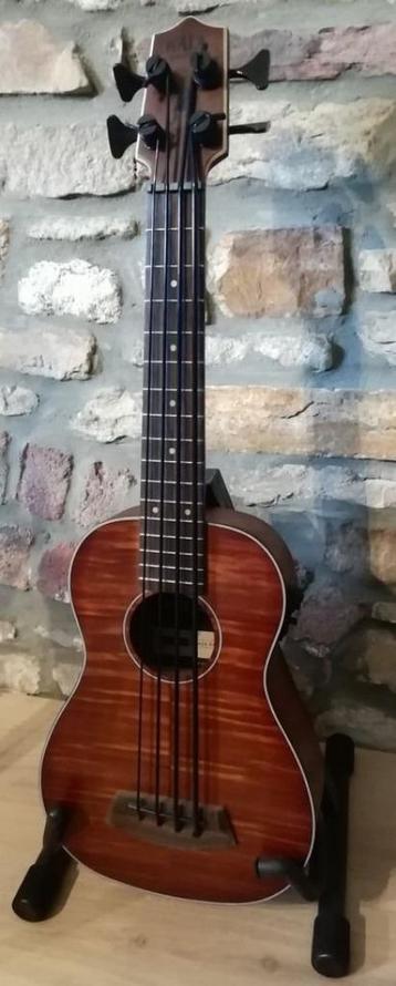 Ukulele Basse Kala U-Bass Exotic Mahogany Gaucher disponible aux enchères