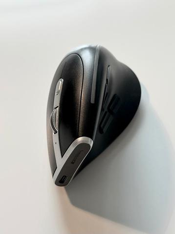 Souris gamer ergonomique Bluetooth beschikbaar voor biedingen