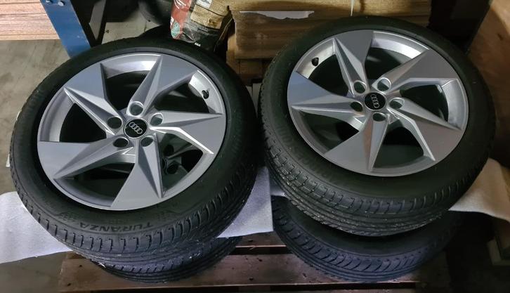 Originele Audi A3 8Y lichtmetalen velgen 17 inch, Auto-onderdelen, Banden en Velgen, Velg(en), Zomerbanden, 17 inch, 225 mm, Personenwagen