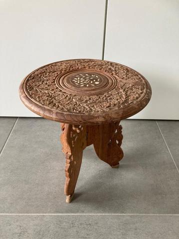 Oosters tafeltje  beschikbaar voor biedingen