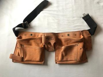 Te koop nieuwe leren spijkerzak. beschikbaar voor biedingen