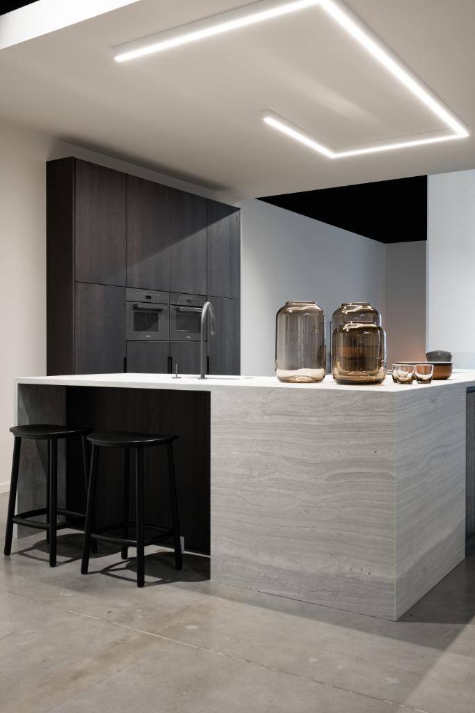 Prachtige compacte toonzaalkeuken te koop, Huis en Inrichting, Keuken | Complete keukens, Nieuw, Overige typen, Bruin, Overige materialen