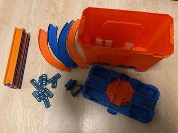 Hot wheels track builder stunt box beschikbaar voor biedingen
