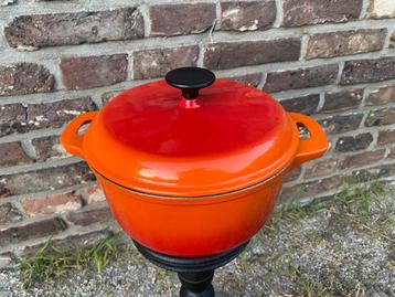 geëmailleerde gietijzeren kookpot 4,5 liter beschikbaar voor biedingen